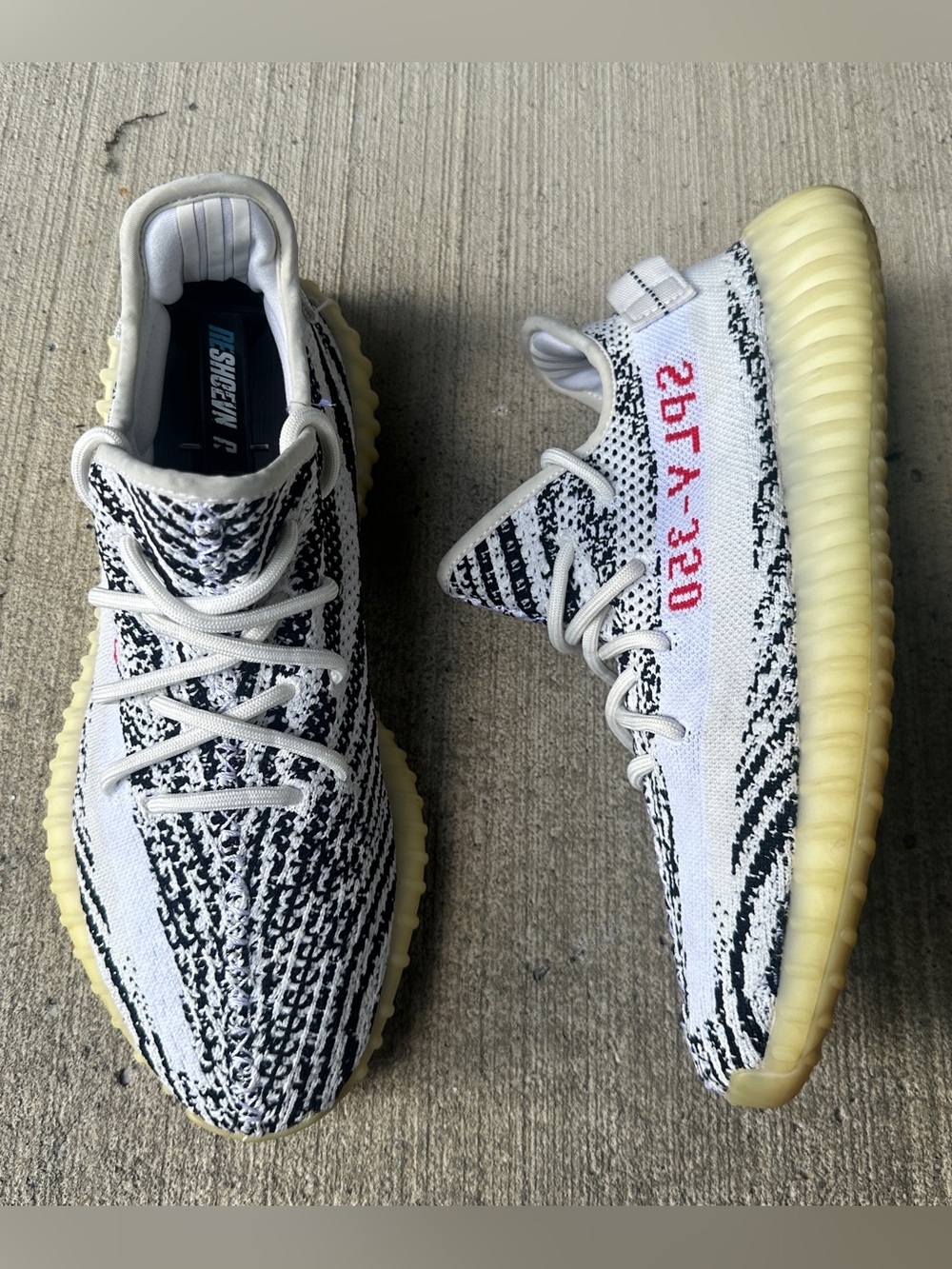 Adidas Yeezy Boost 350 V2 Zebra mens 9.5